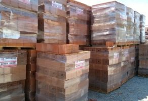 Prodaja građevinskog materijala na veliko i malo DRVARA PROMET DOO