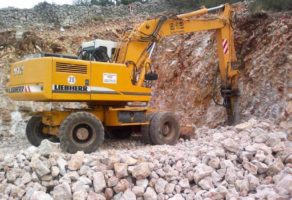 Iskop zemlje i razbijanje betona Mitel DOO Beograd