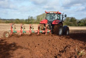 POLJOPRIVREDNE MAŠINE TUTUN 032 Čačak