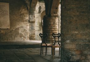 Proizvodnja i tapaciranje stolica – NAMESTAJ LIKA VARVARIN