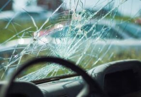 FAVORIT GLASS – Zamena auto stakala Bečej