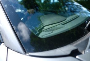 GLASS SERVICE 018 – Ugradnja auto stakala Niš
